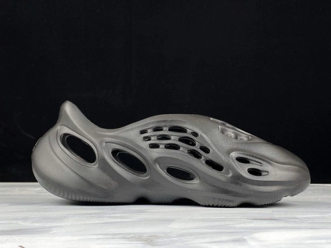Slide Yeezy Runner Foam 1006